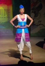 Model walk the ramp for Le Mark Institute fashion show in Mumbai on 27th May 2012 (193).JPG